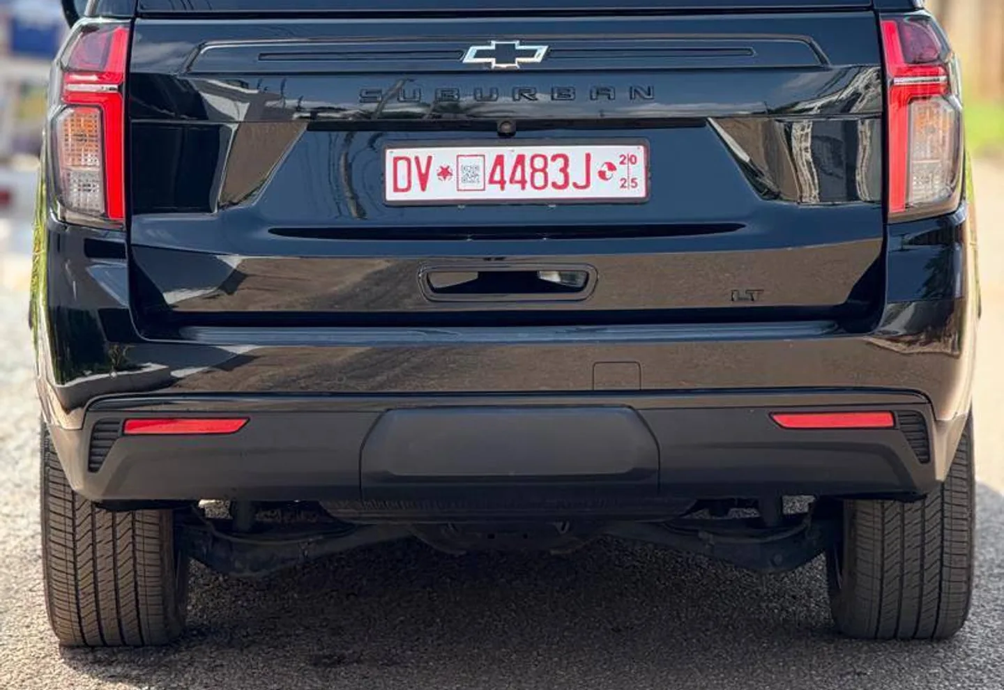 Chevrolet Suburban — view photo 4