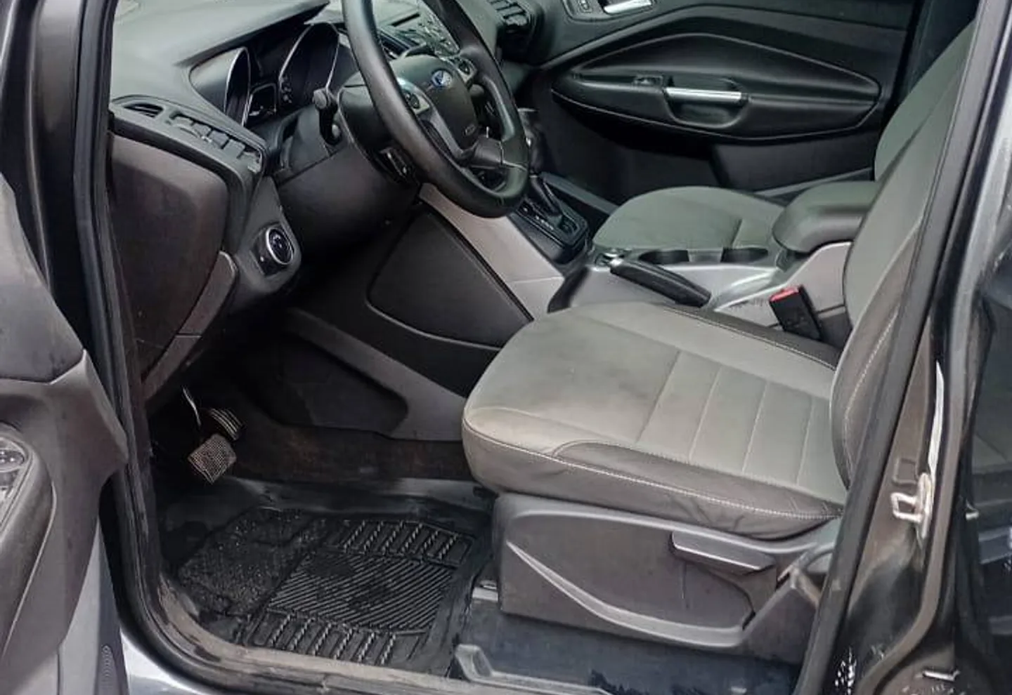 Ford Escape — view photo 3