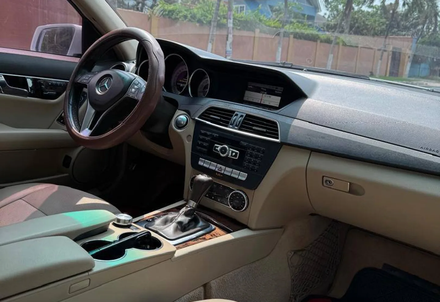 Mercedes-Benz C250 — view photo 2