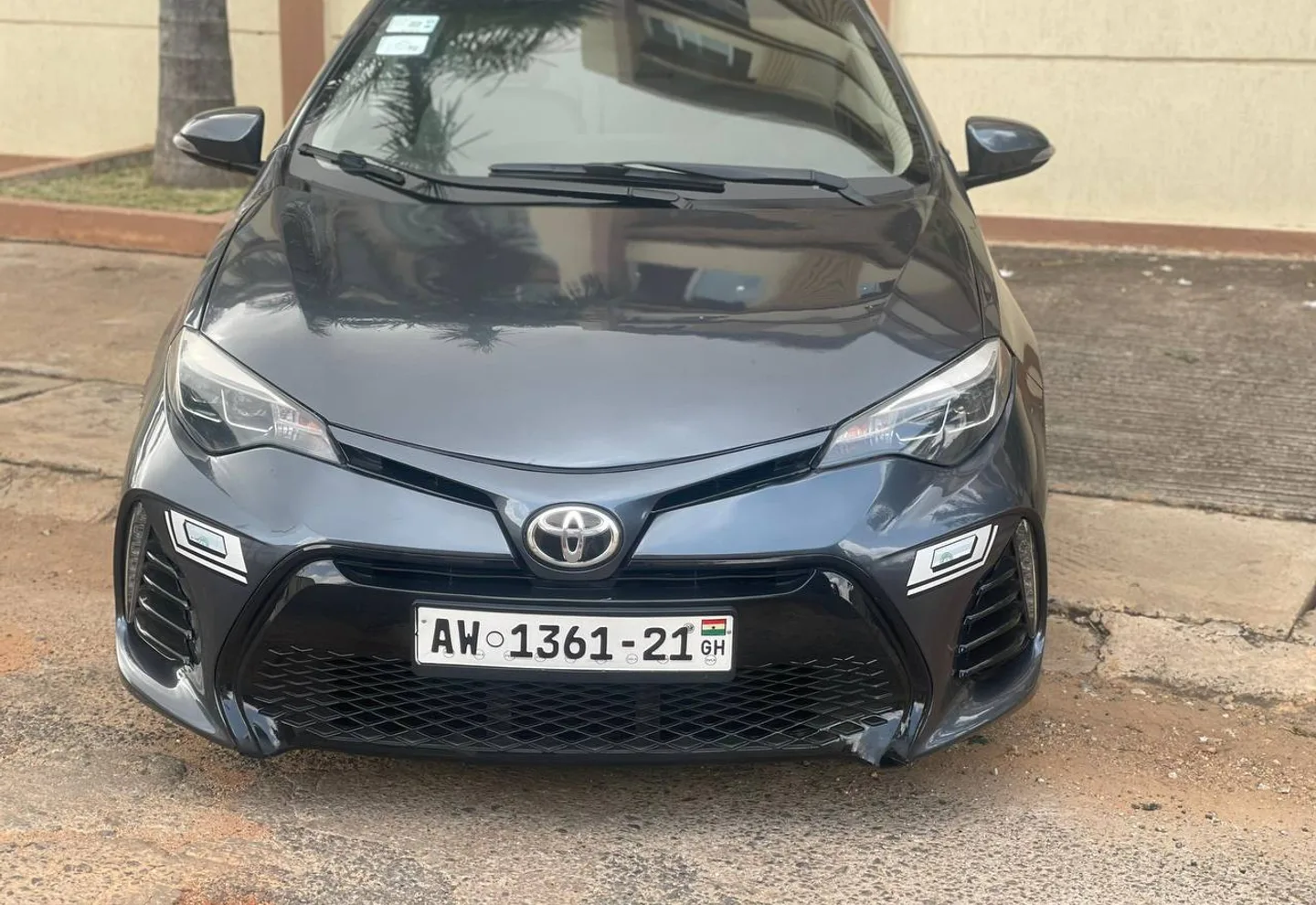 Toyota Corolla LE — photo 1