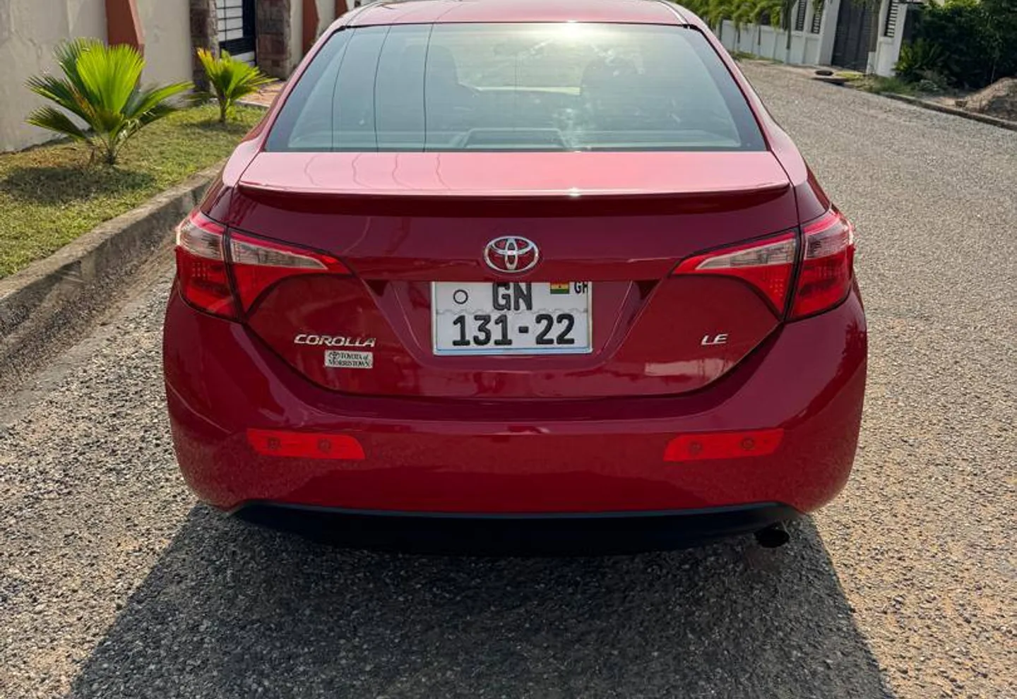 Toyota Corolla LE — view photo 4