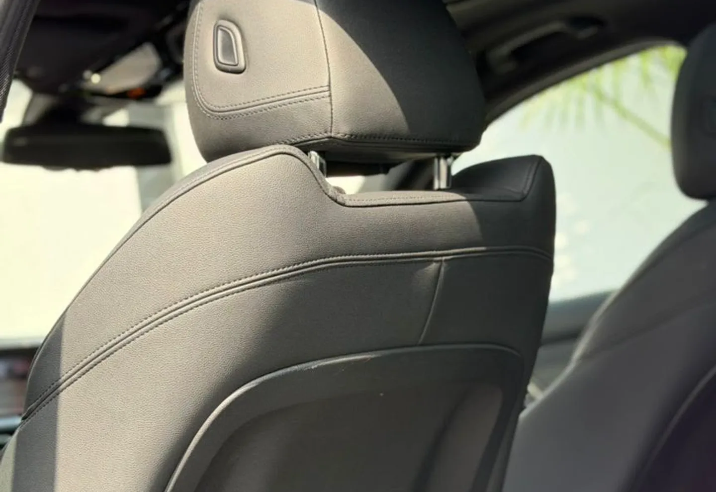 BMW 330i — view photo 5