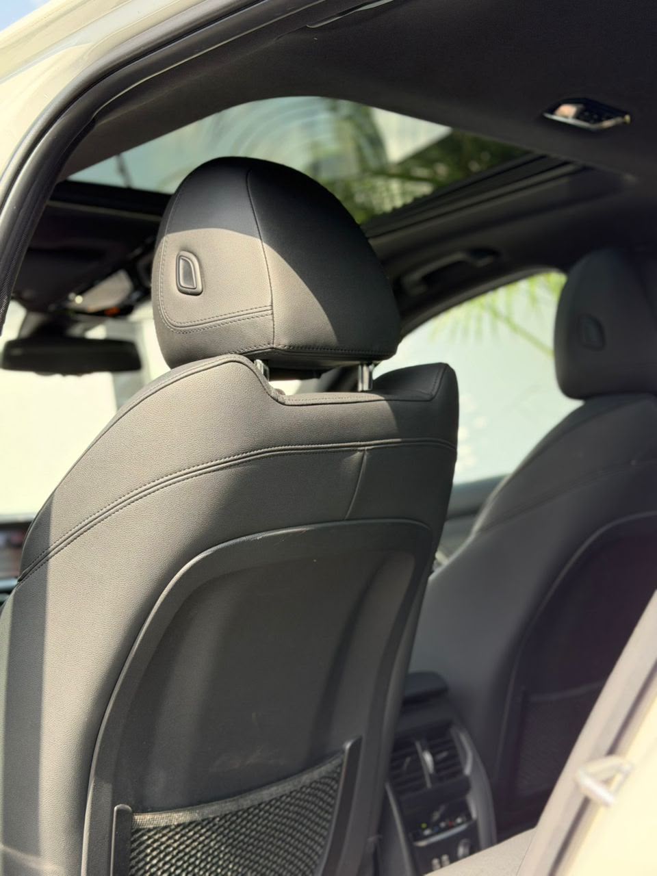 BMW 330i — view photo 5