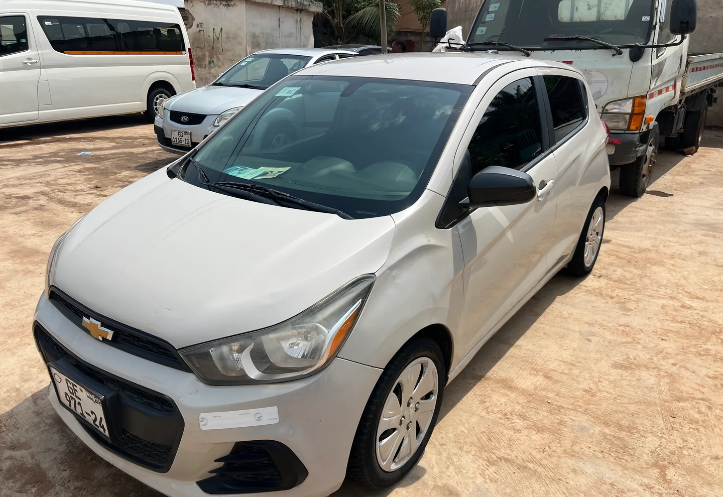 Chevy Spark — photo 1