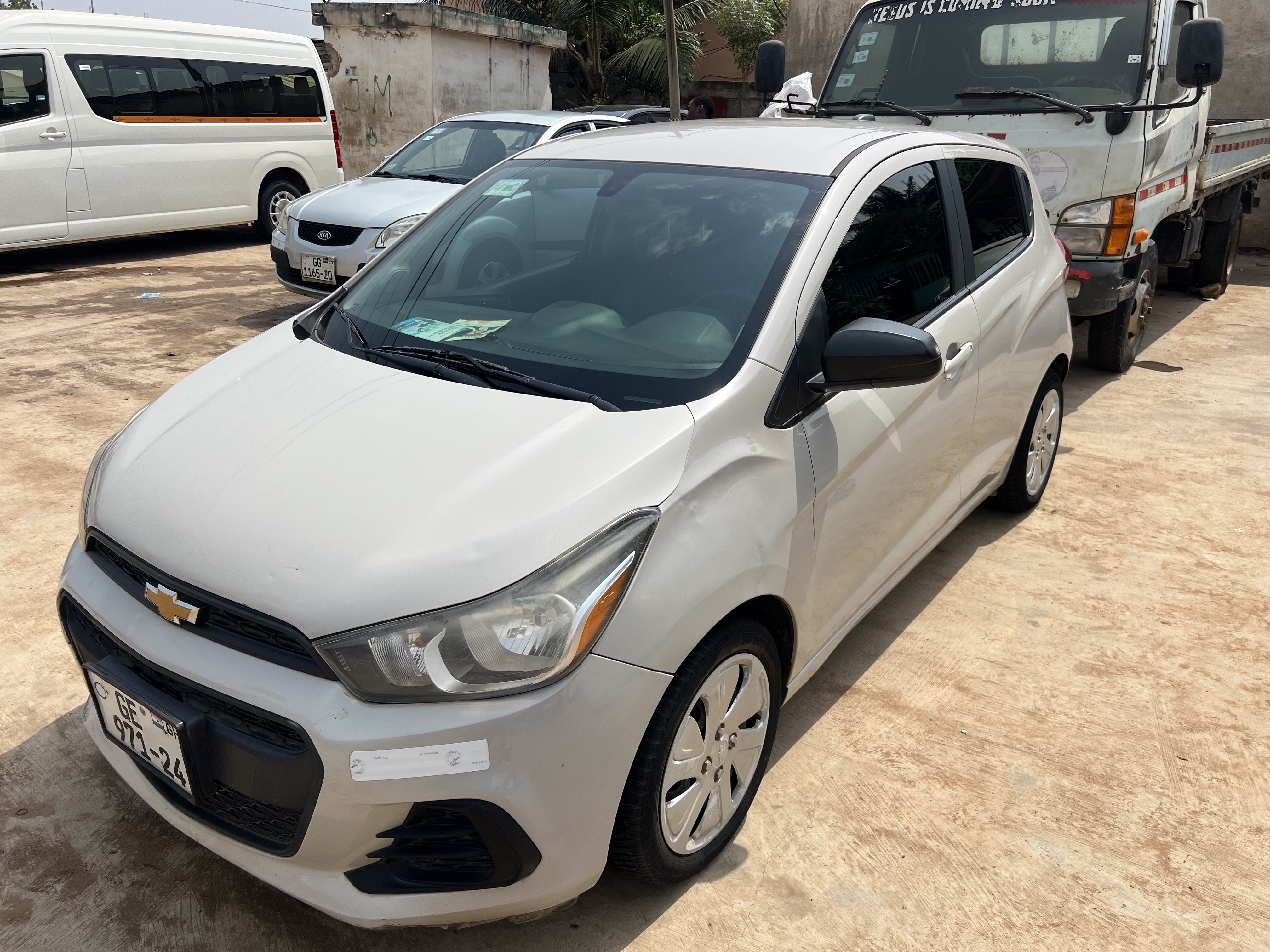 Chevy Spark — photo 1