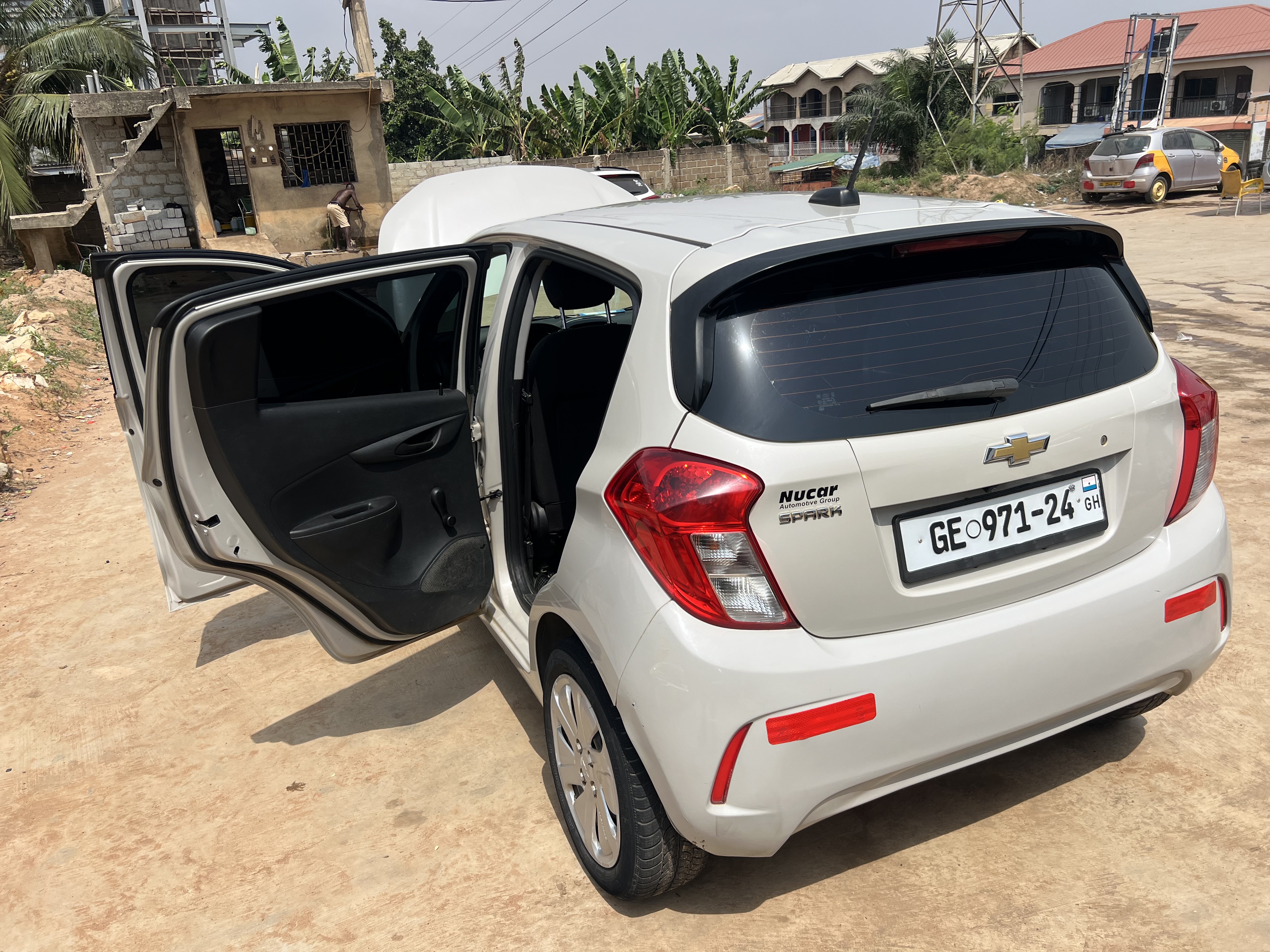 Chevy Spark — view photo 4