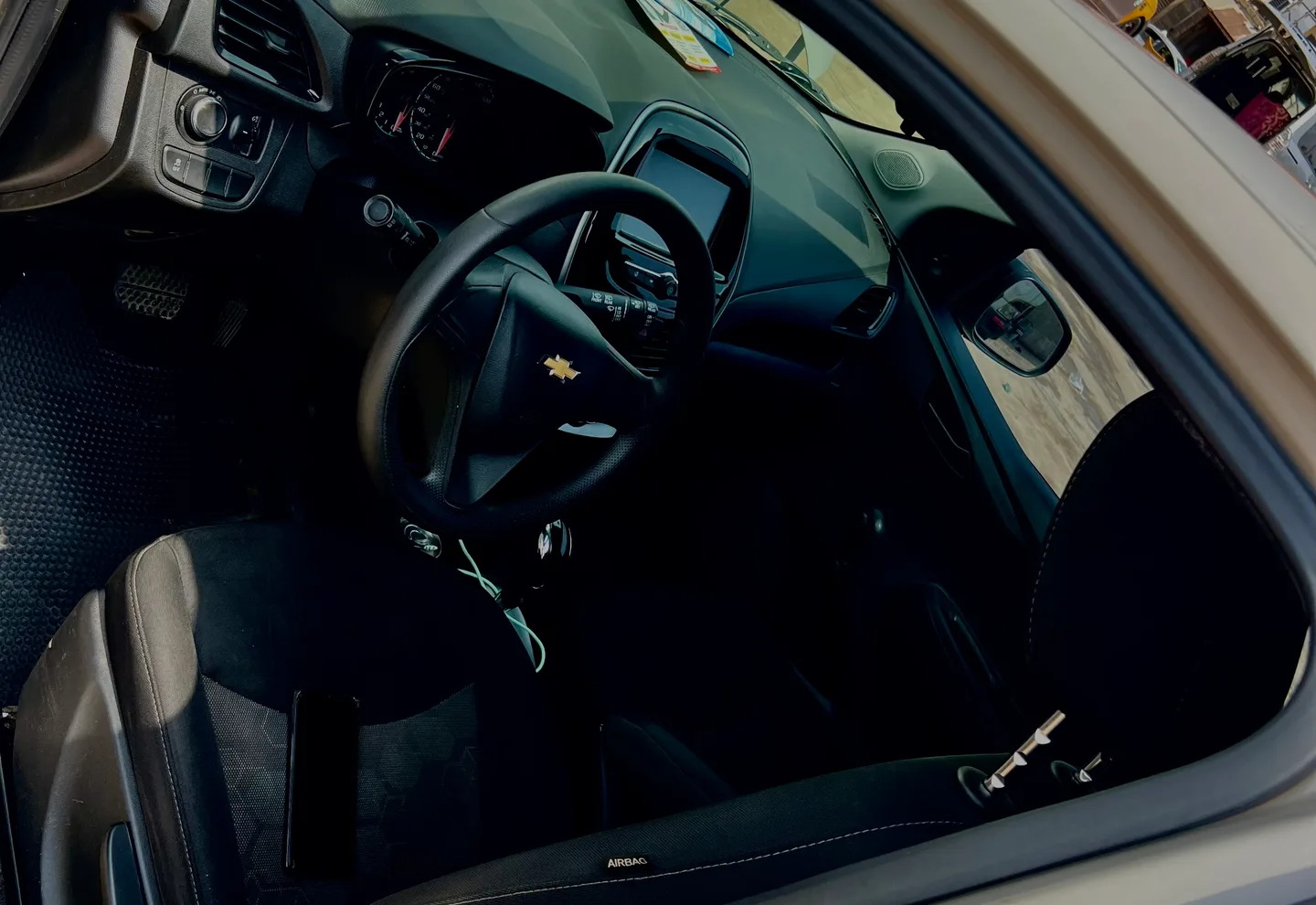 Chevy Spark — view photo 5