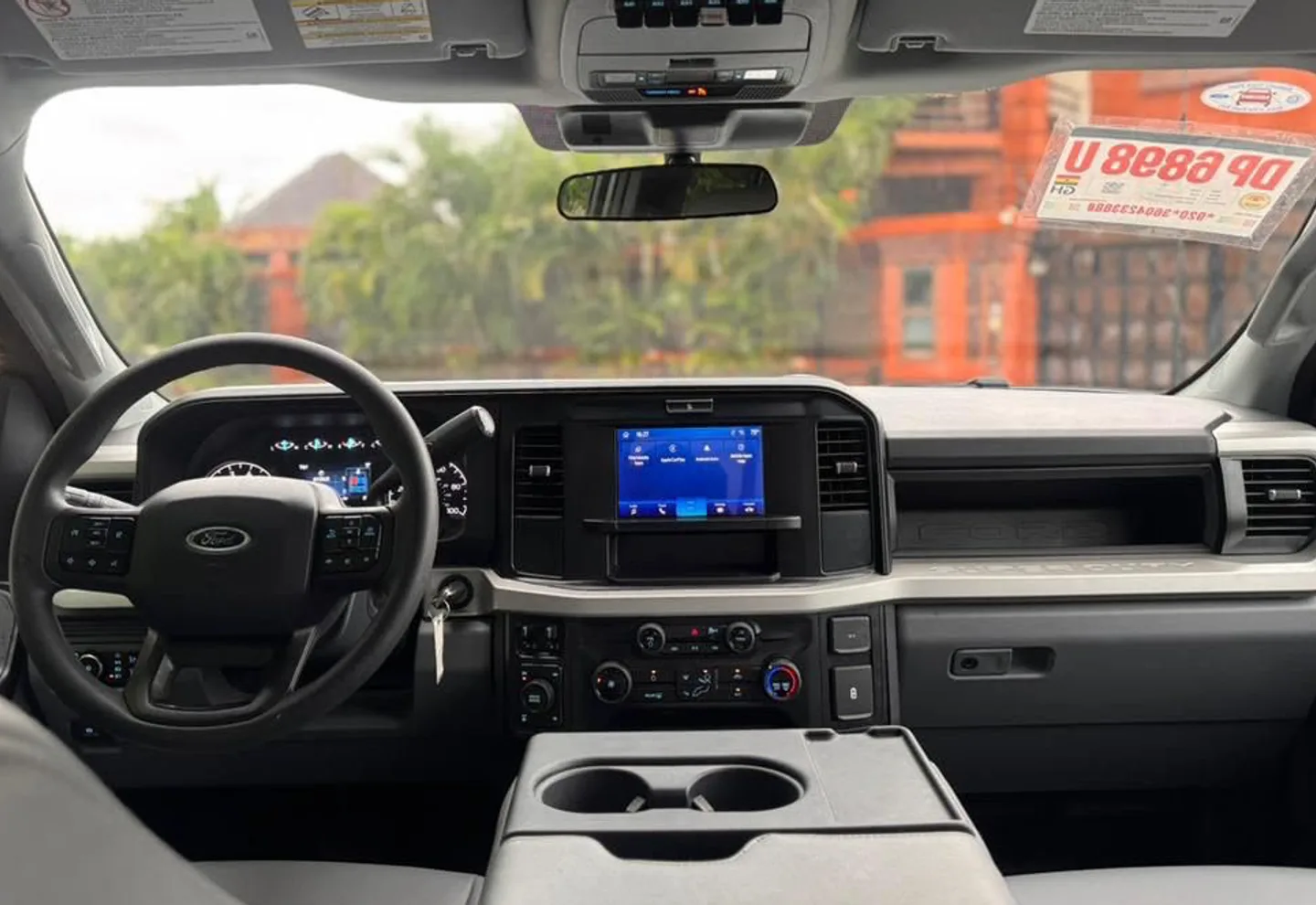 Ford F-350 — view photo 2