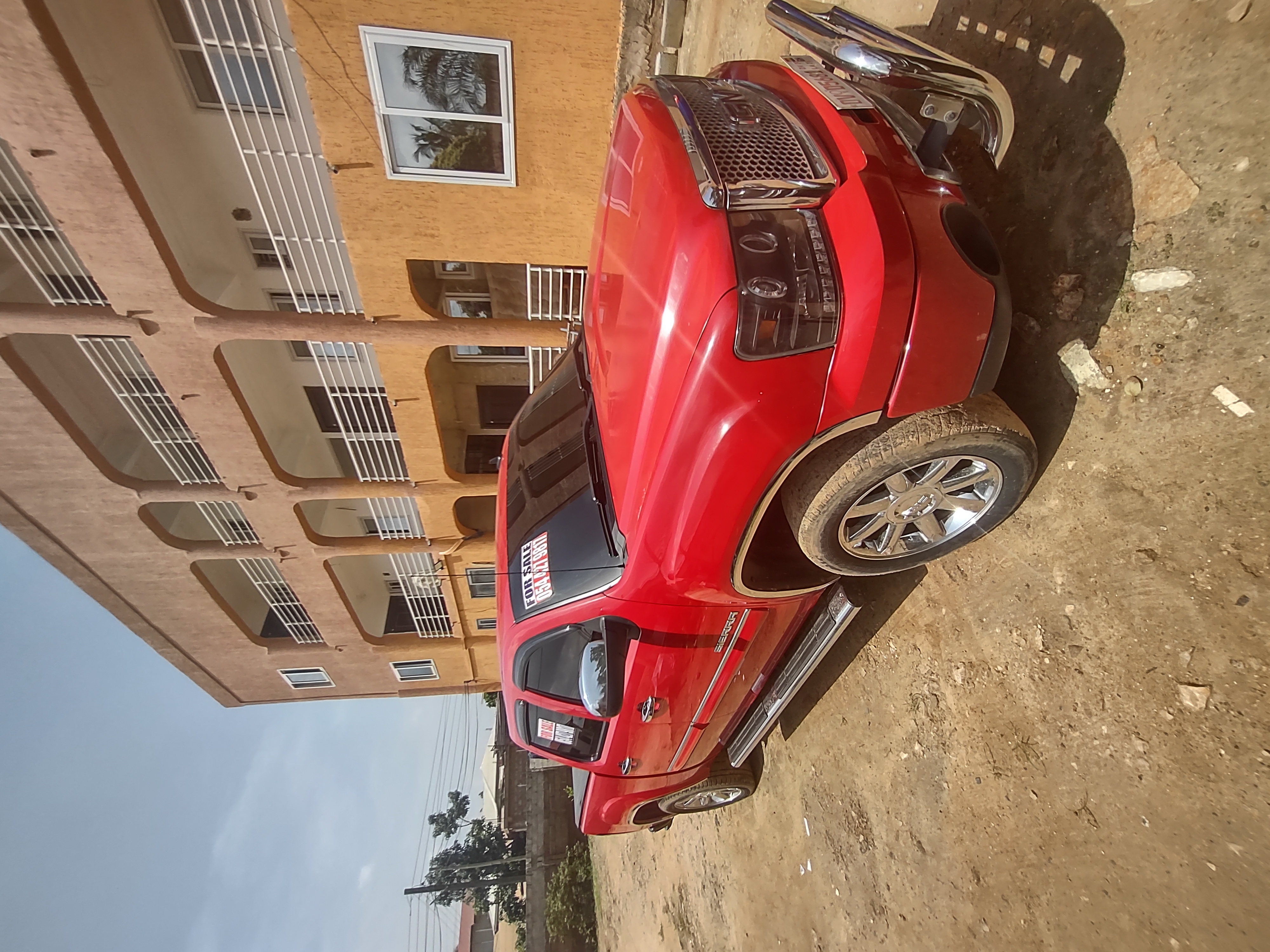 GMC Sierra — photo 1