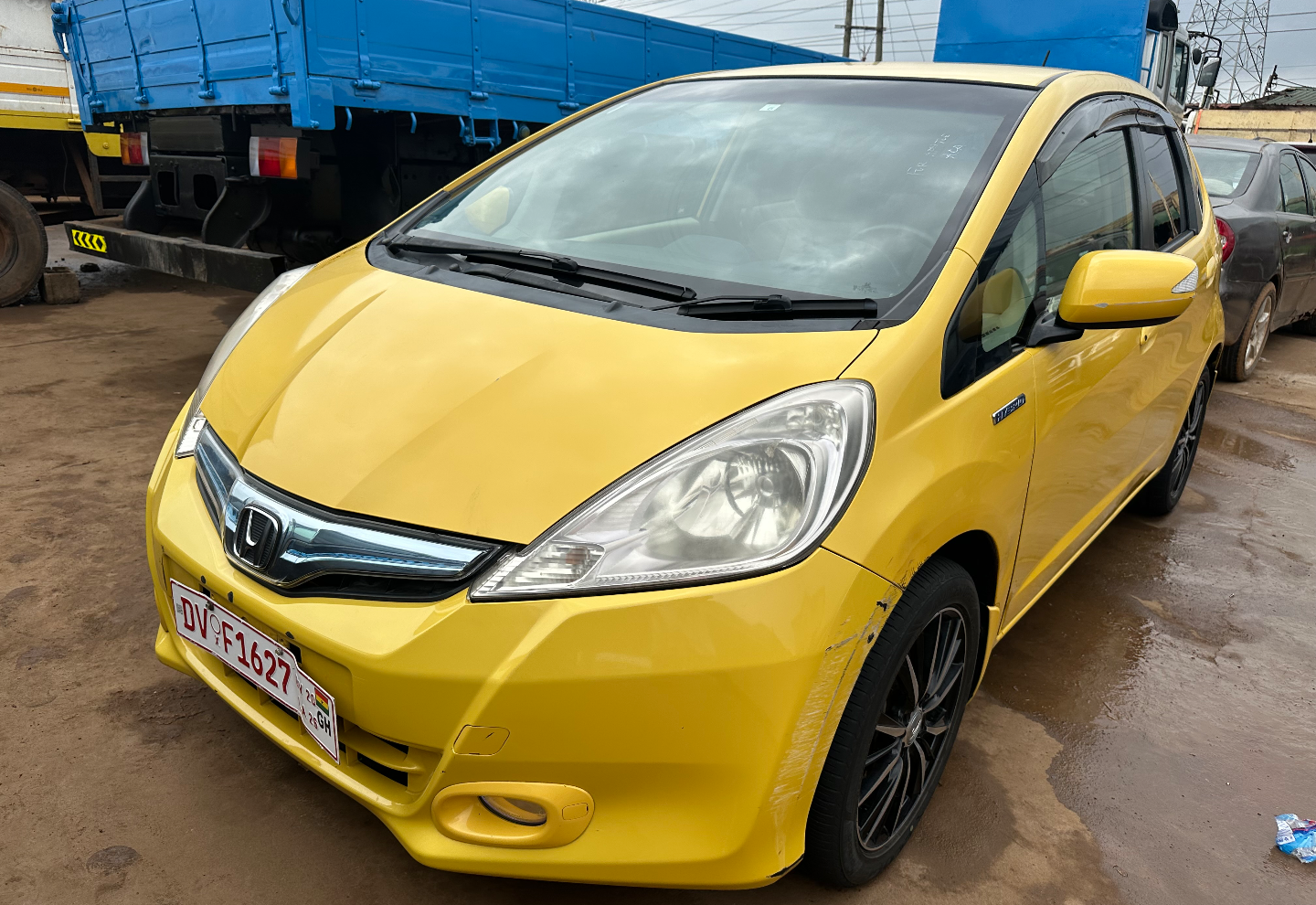 Honda Fit โ photo 1