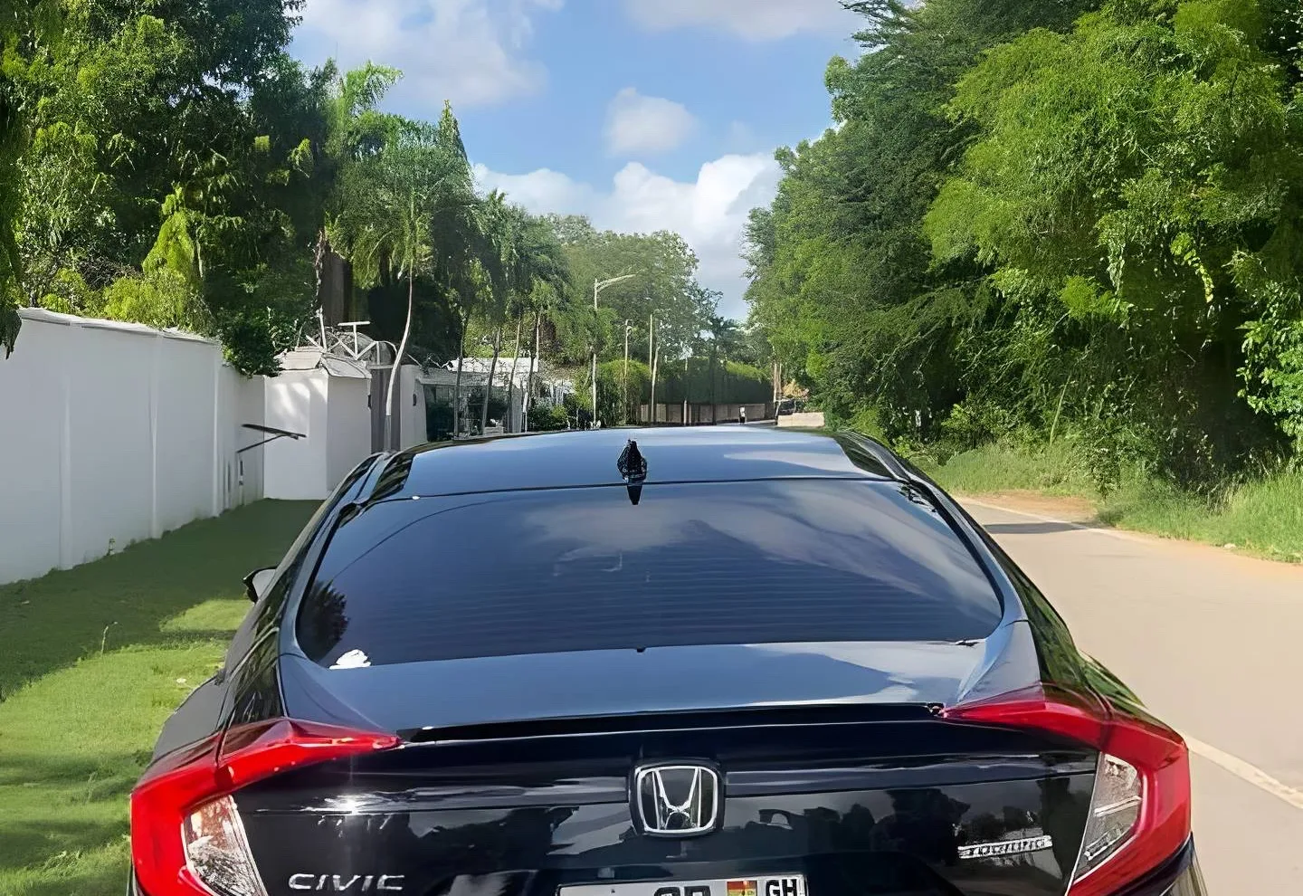 Honda Civic sport turning — view photo 4