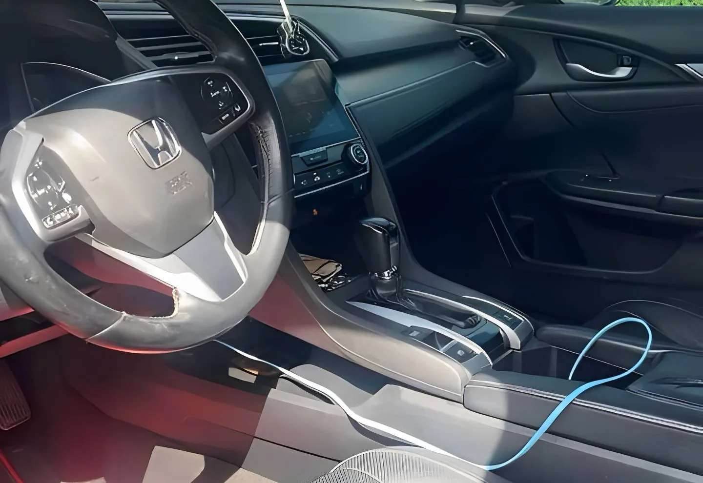 Honda Civic sport turning — view photo 2