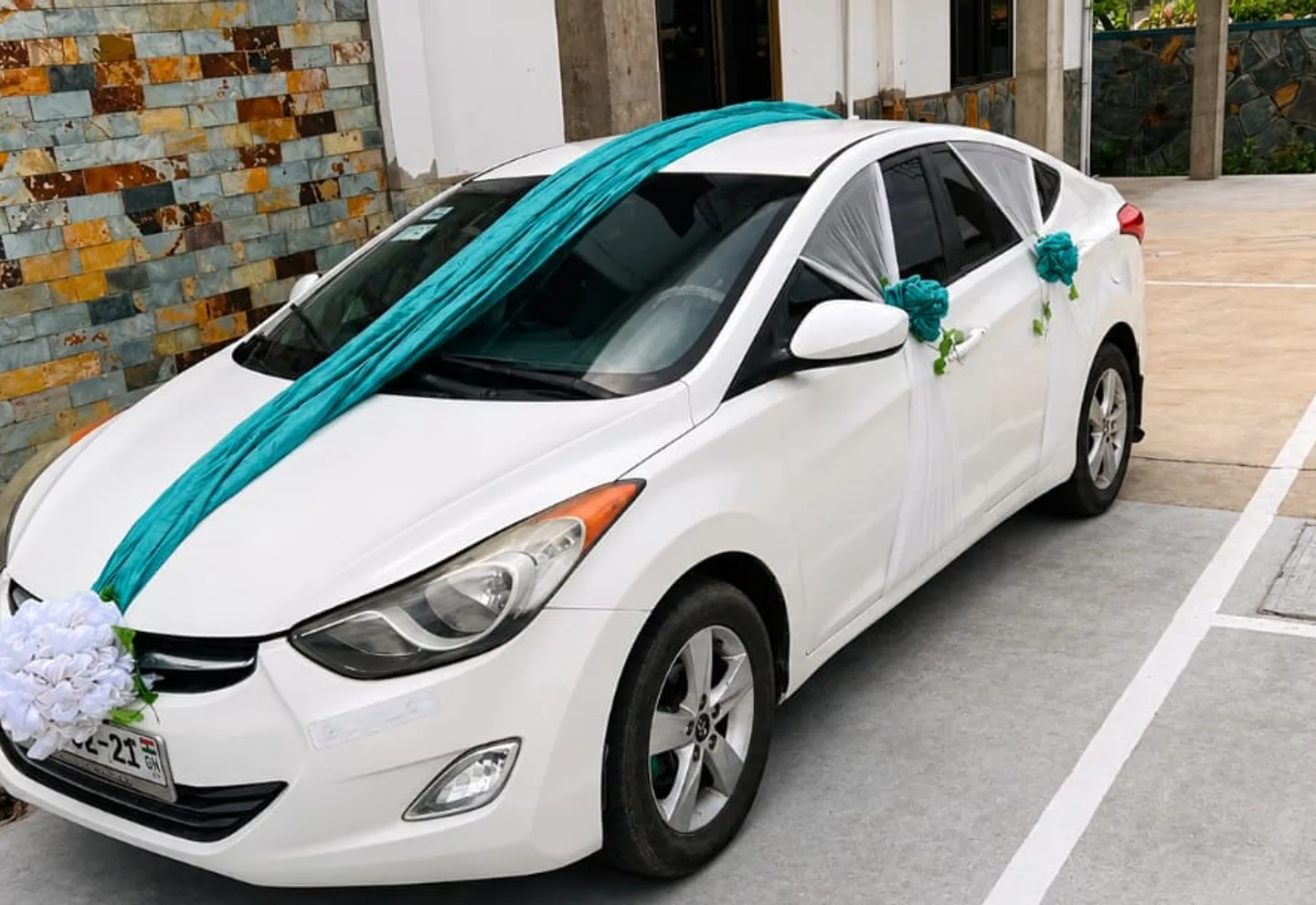 Hyundai Elantra — photo 1