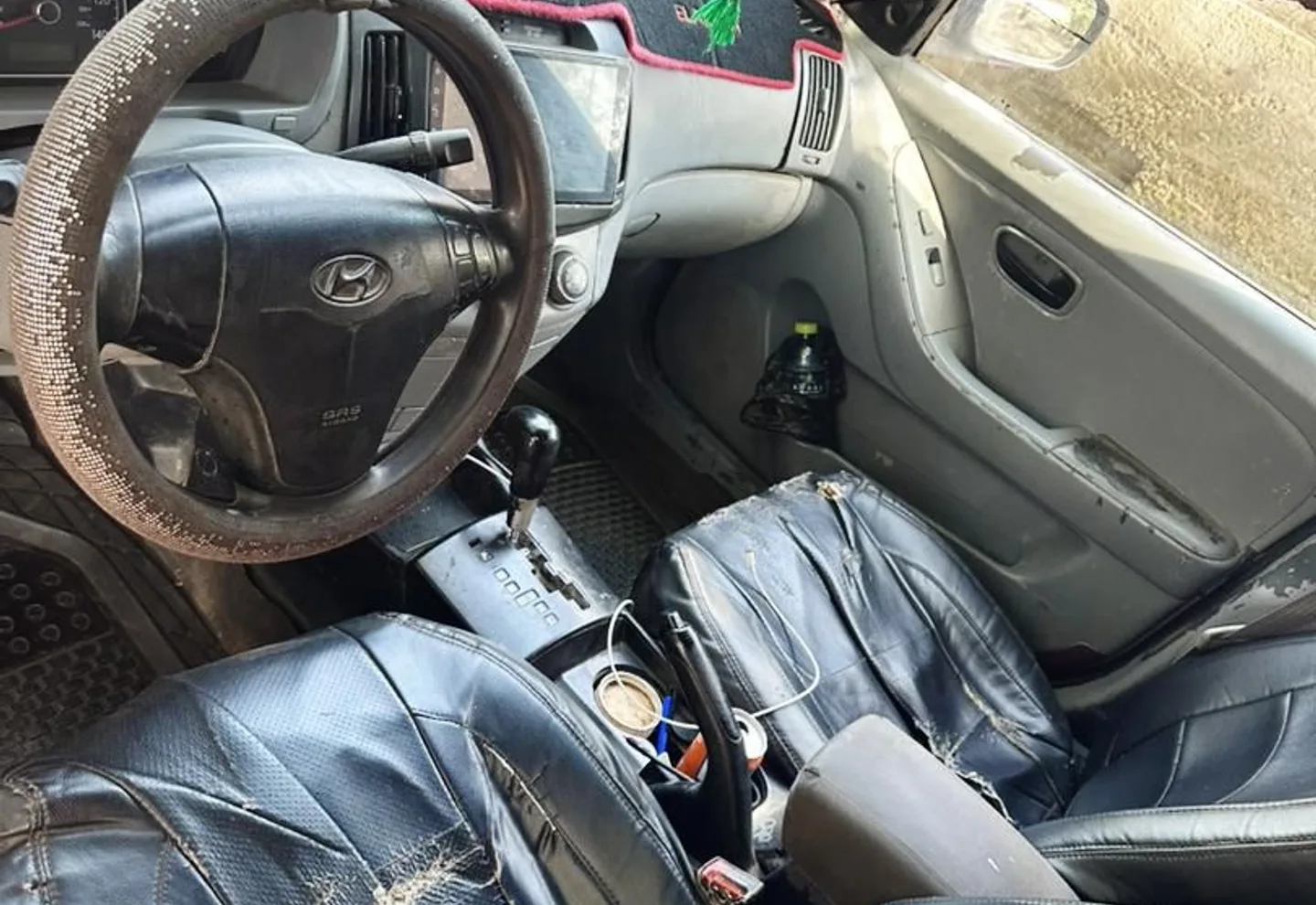 Hyundai Elantra — view photo 3