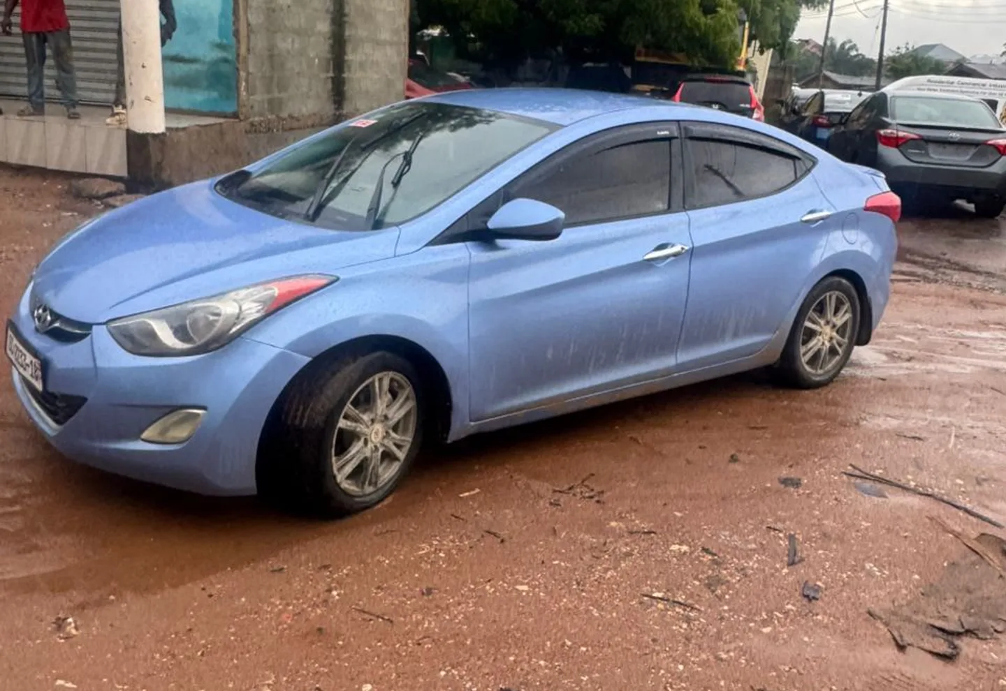 Hyundai Elantra — view photo 2