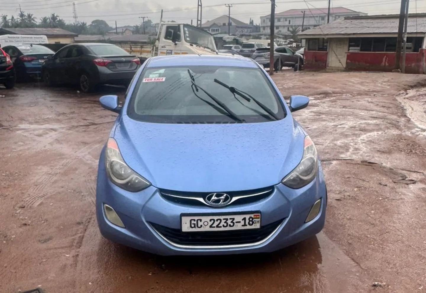 Hyundai Elantra — view photo 3