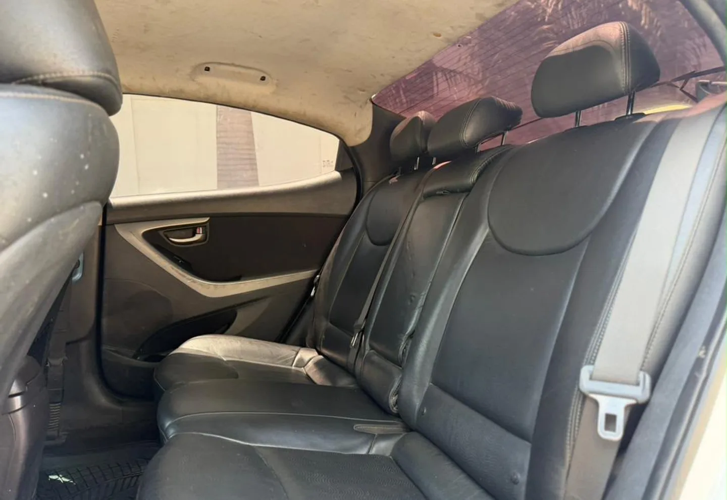 Hyundai Elantra — view photo 2