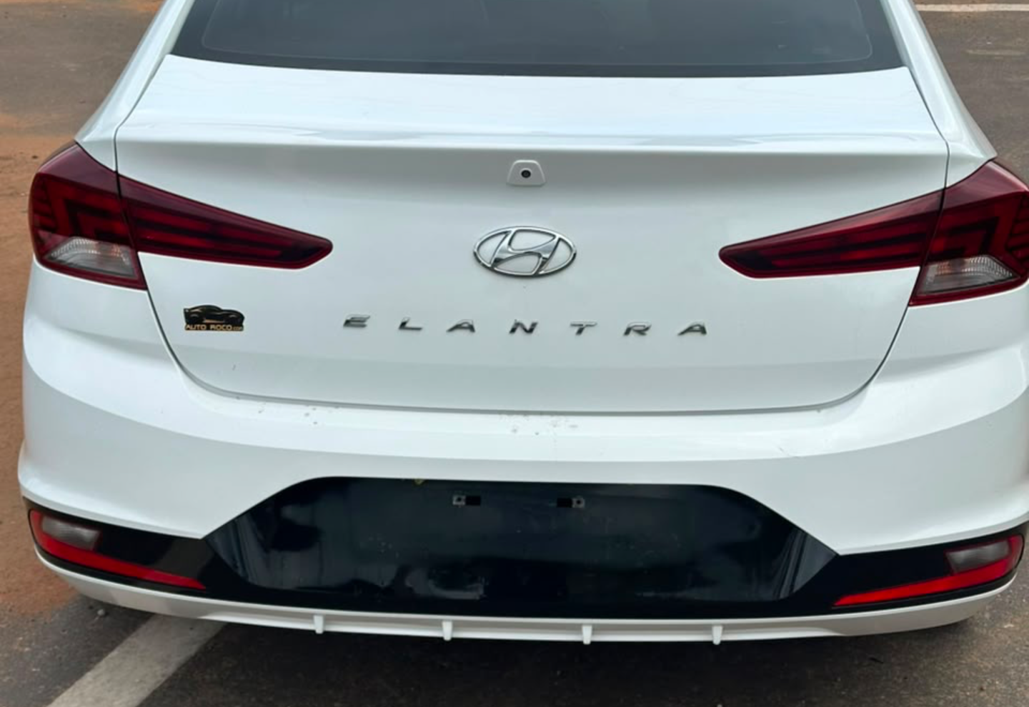 Hyundai Elantra — view photo 4