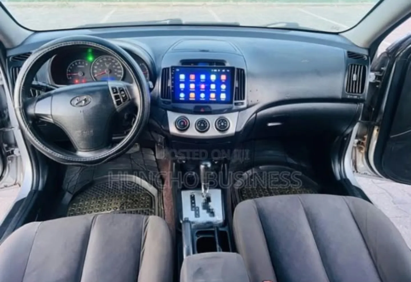 Hyundai Elantra — view photo 3