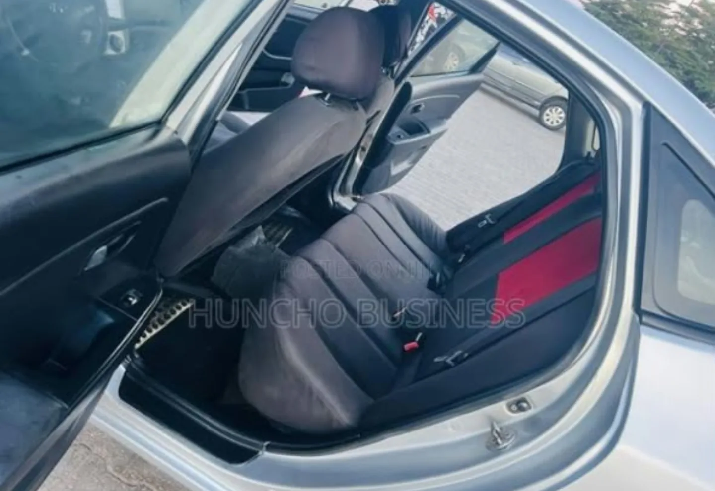 Hyundai Elantra — view photo 4