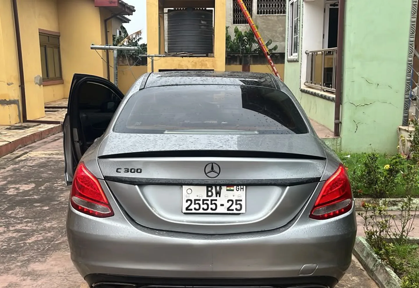 Mercedes Benz C300 — view photo 4
