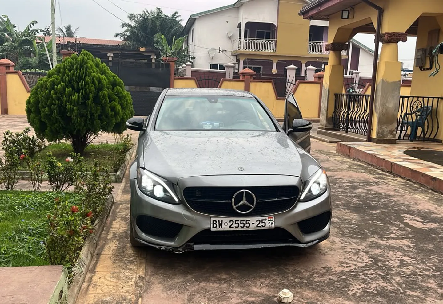 Mercedes Benz C300 — photo 1
