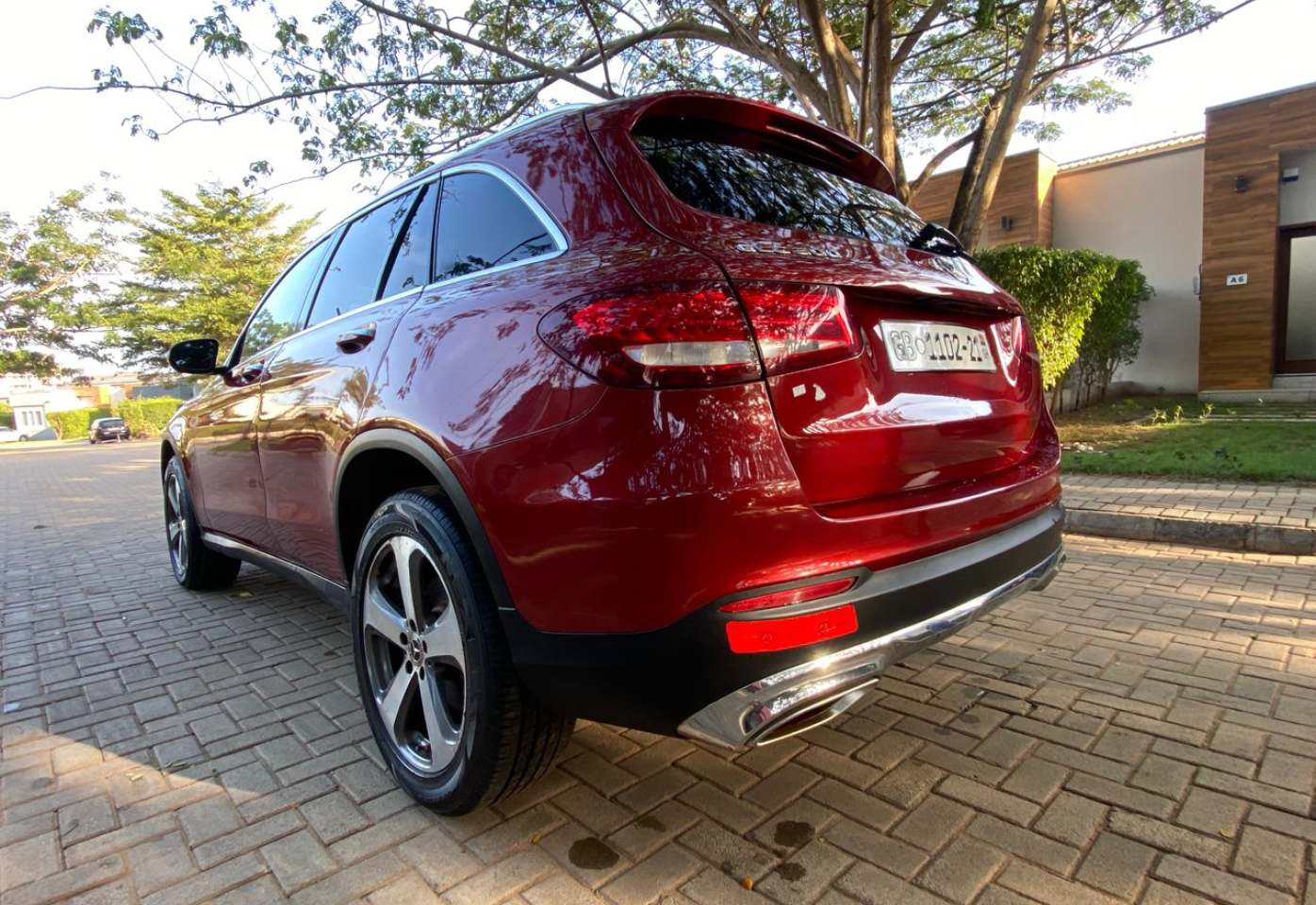 Mercedes Benz GLC 300 — view photo 4