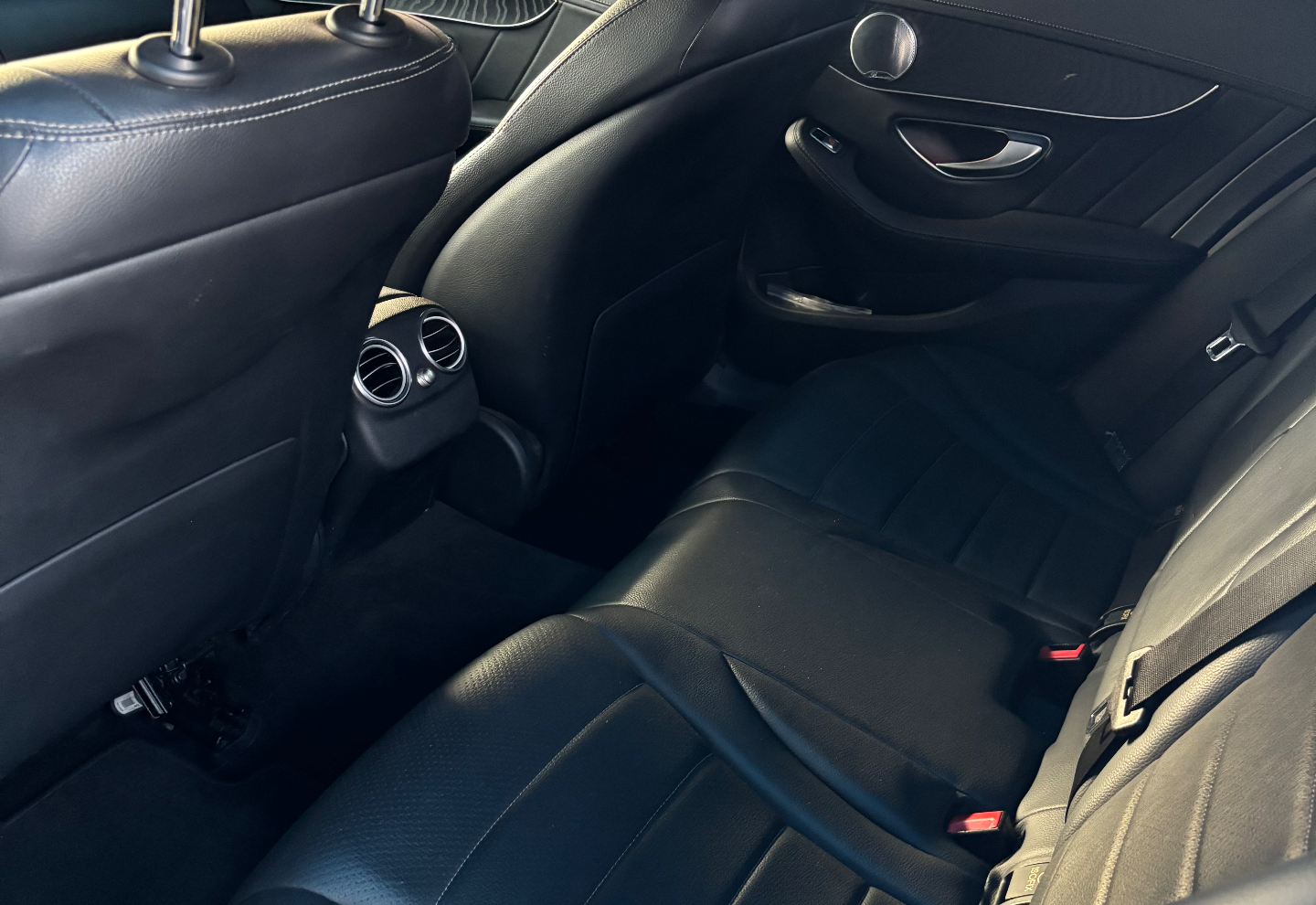 Mercedes Benz C300 — view photo 3