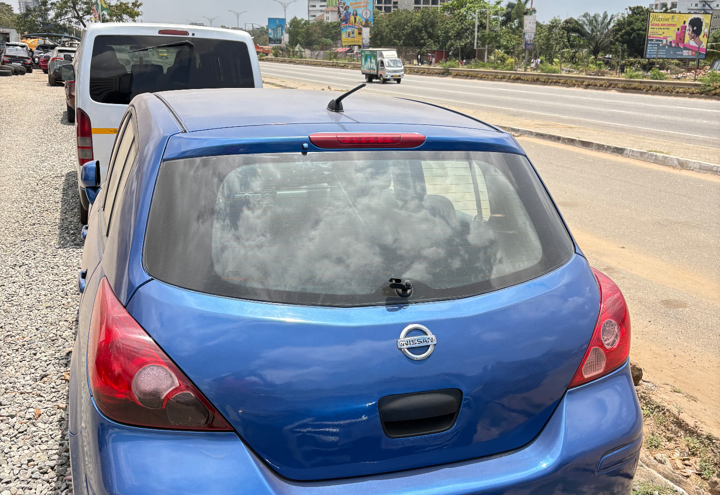 Nissan Versa — view photo 4