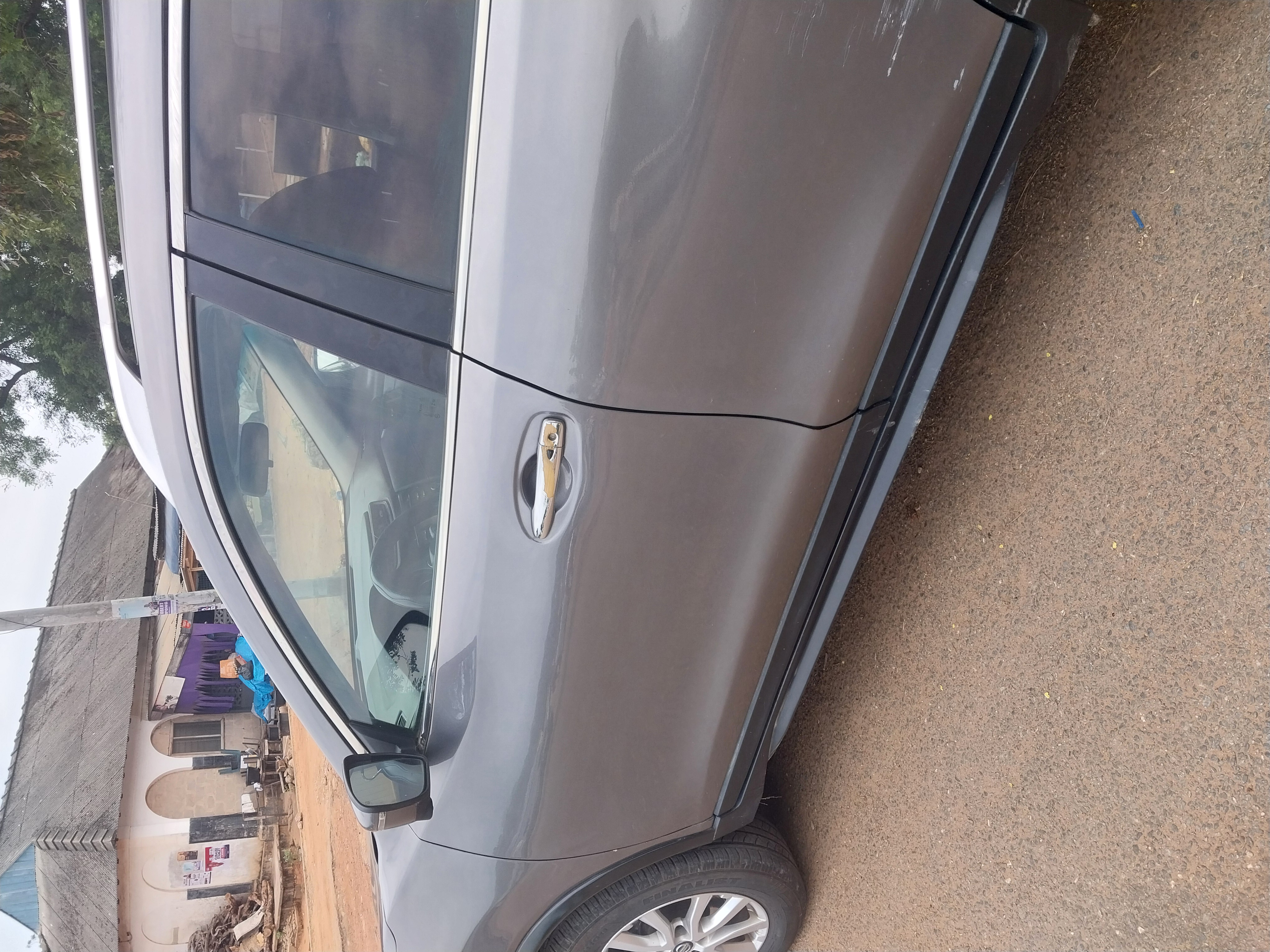 Nissan Rogue — view photo 4