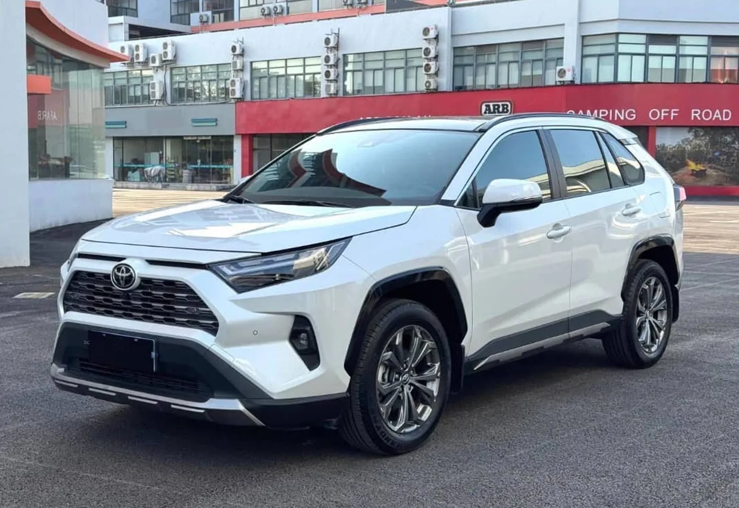 TOYOTA RAVA4 — photo 1