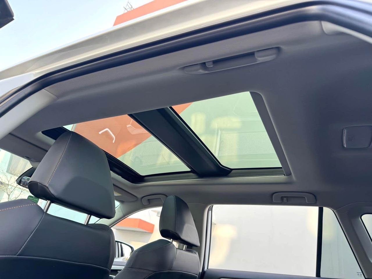 TOYOTA RAVA4 — view photo 5