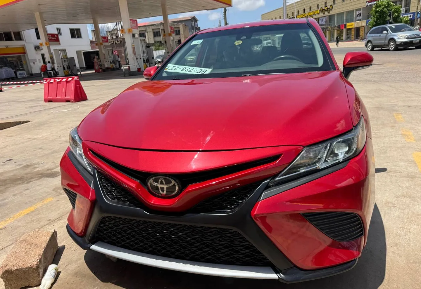 Toyota Camry SE — photo 1