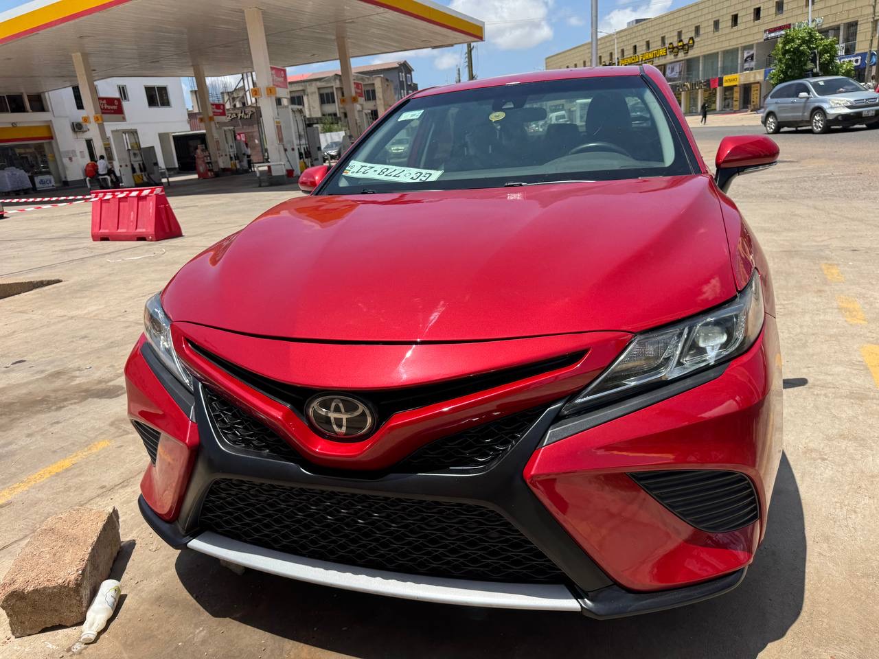 Toyota Camry SE — photo 1