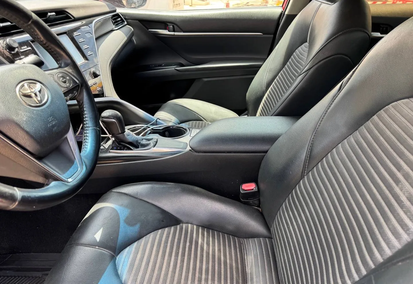 Toyota Camry SE — view photo 6