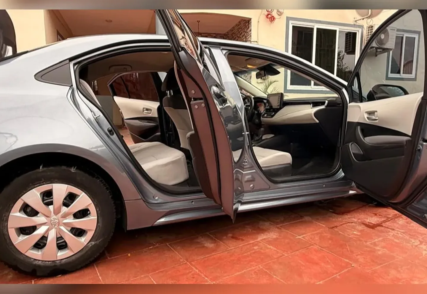 Toyota Corolla — view photo 2