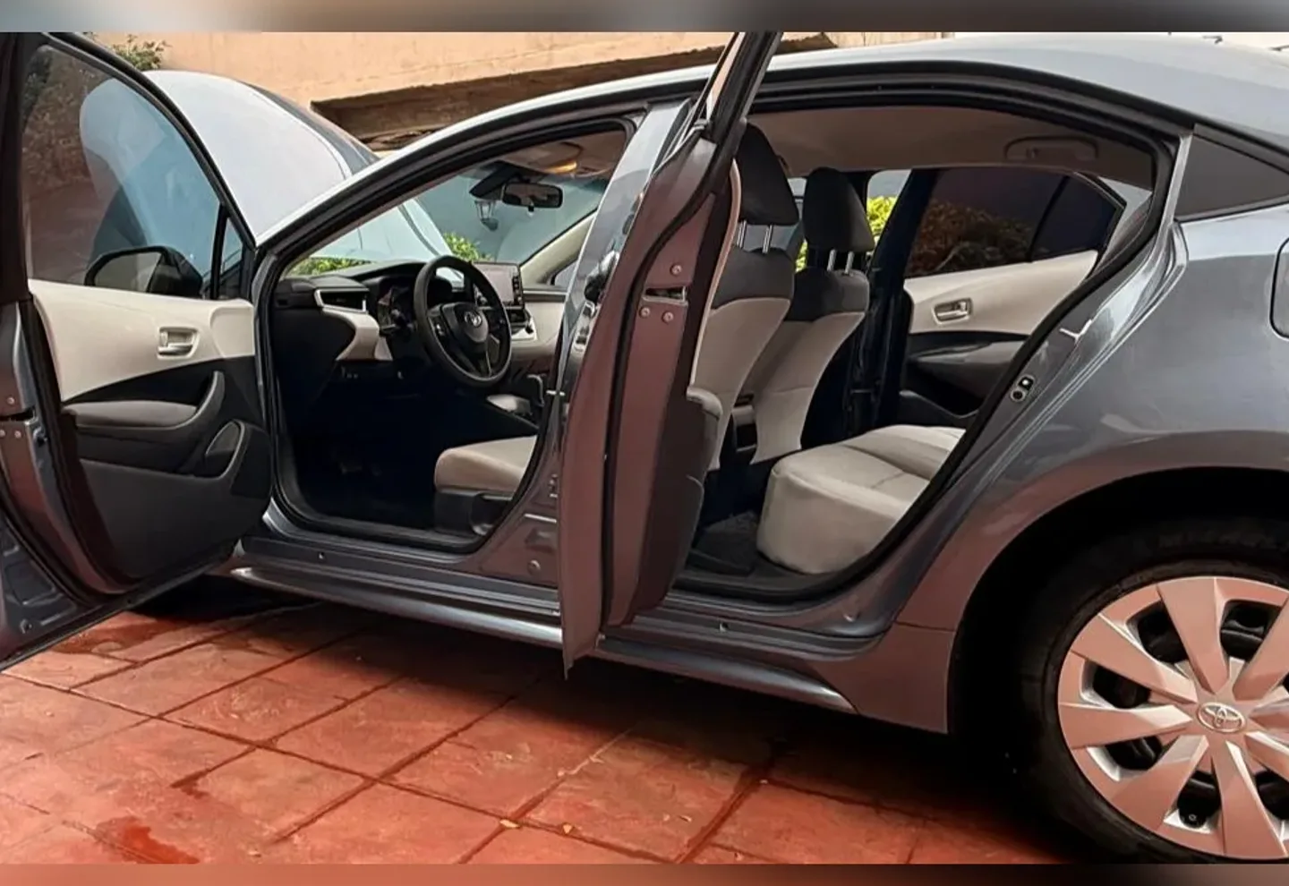 Toyota Corolla — view photo 3