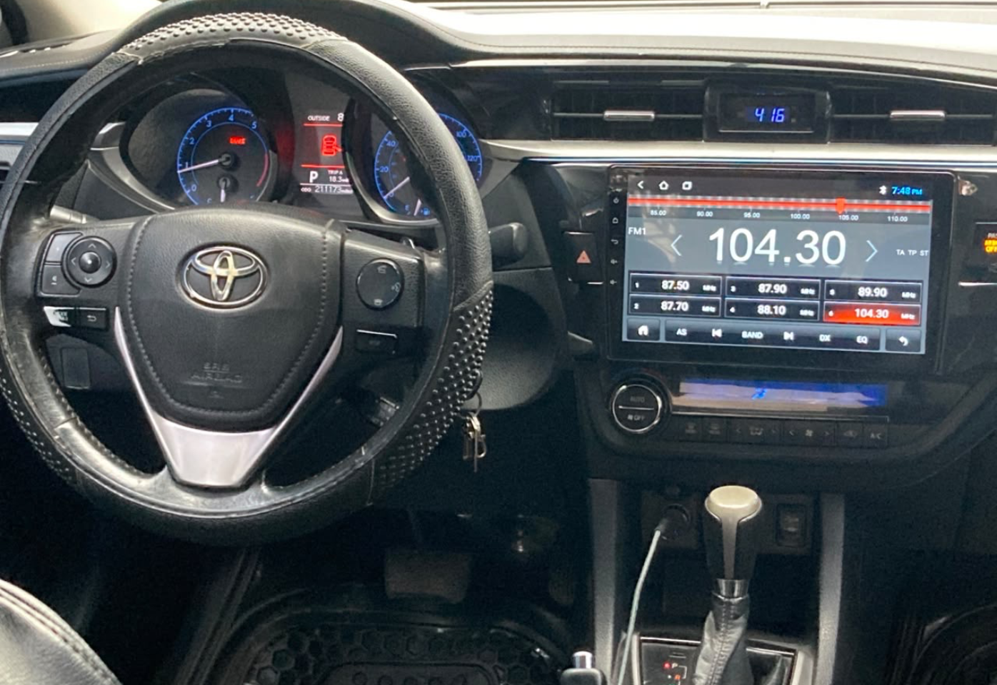 Toyota Corolla — view photo 2