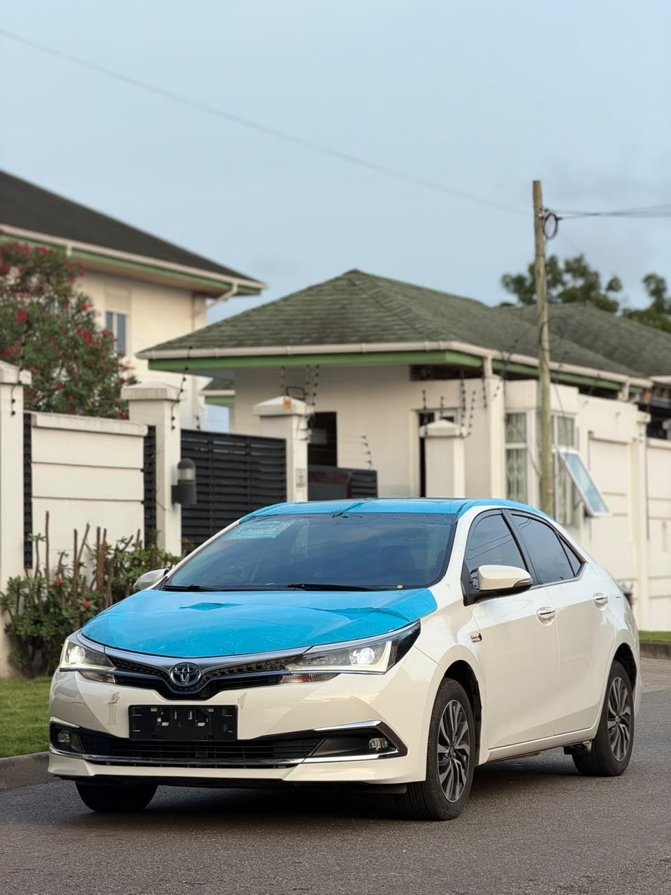 Toyota Corolla Plugin Hybrid — photo 1