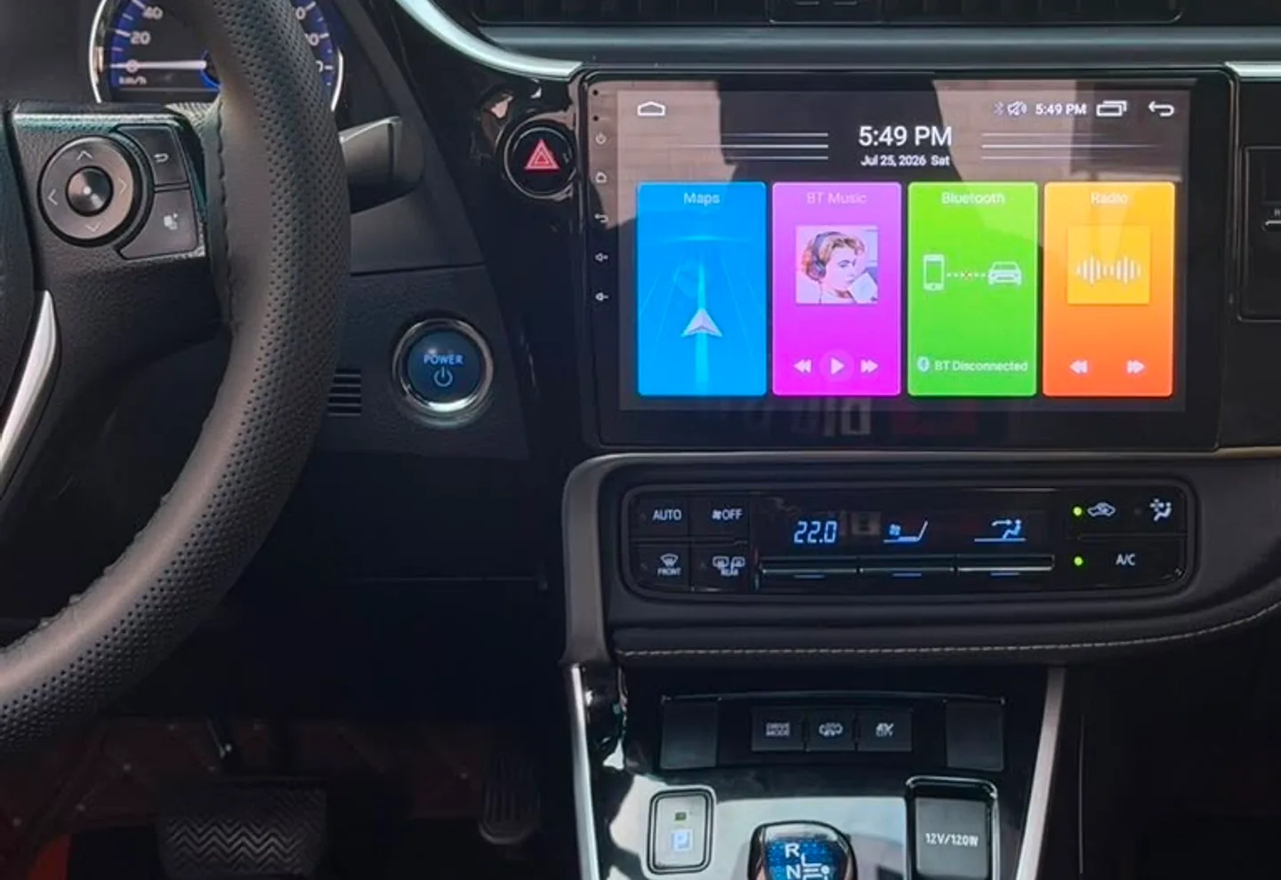 Toyota Corolla Plugin Hybrid — view photo 3