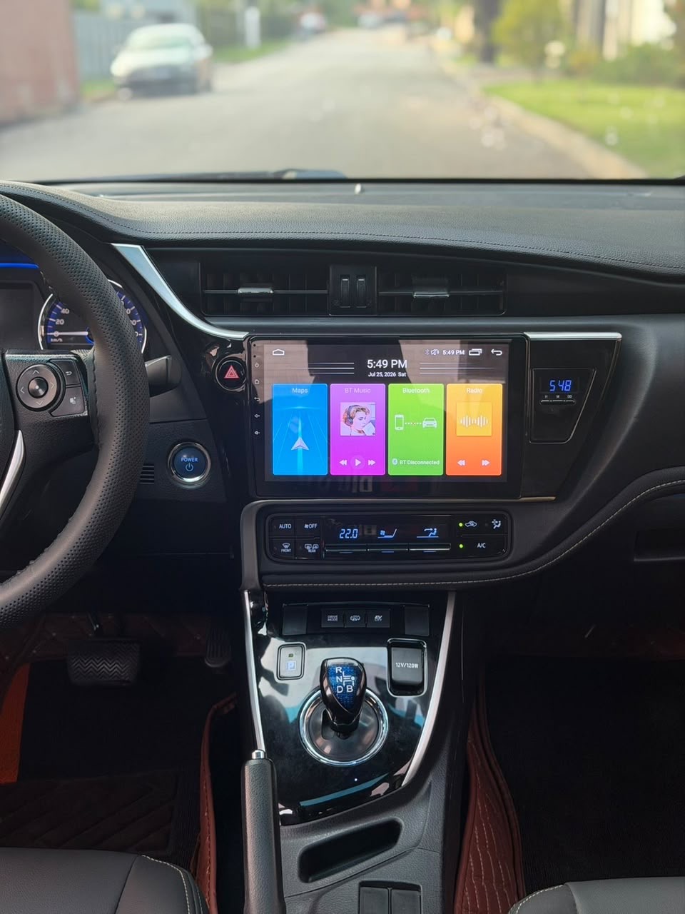 Toyota Corolla Plugin Hybrid — view photo 3