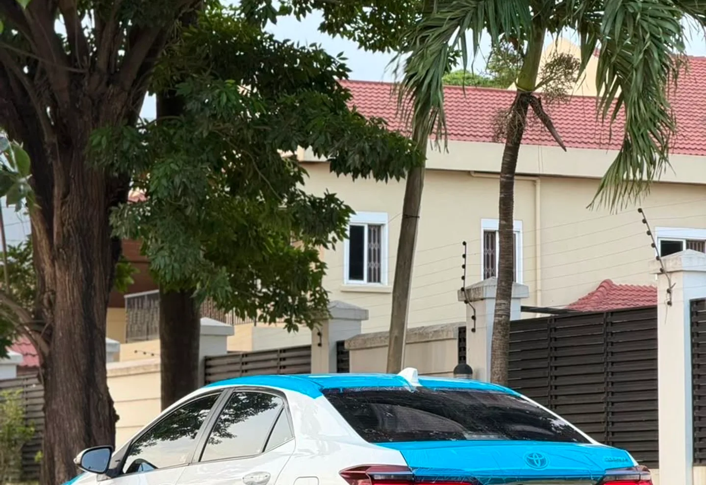 Toyota Corolla Plugin Hybrid — view photo 6