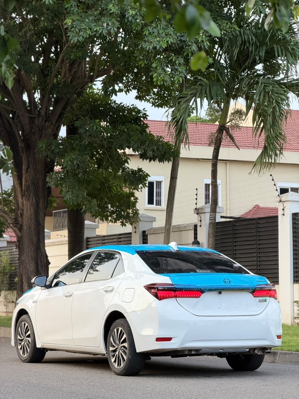 Toyota Corolla Plugin Hybrid — view photo 6