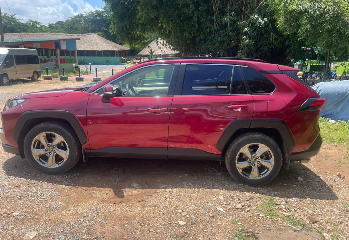 Toyota RAV 4 — photo 1
