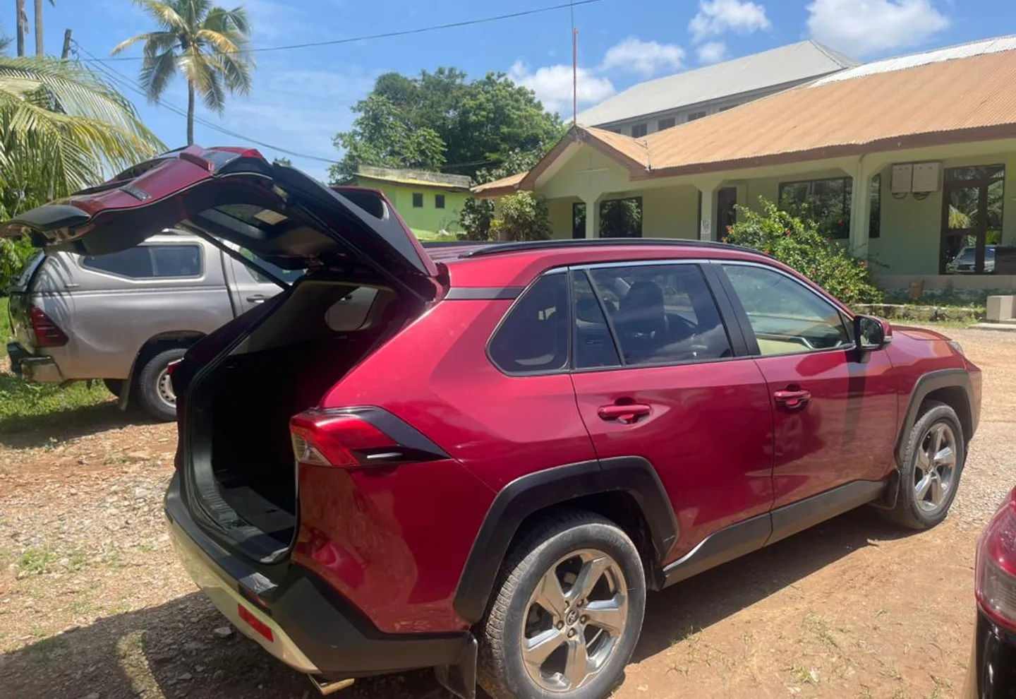 Toyota RAV 4 — view photo 2
