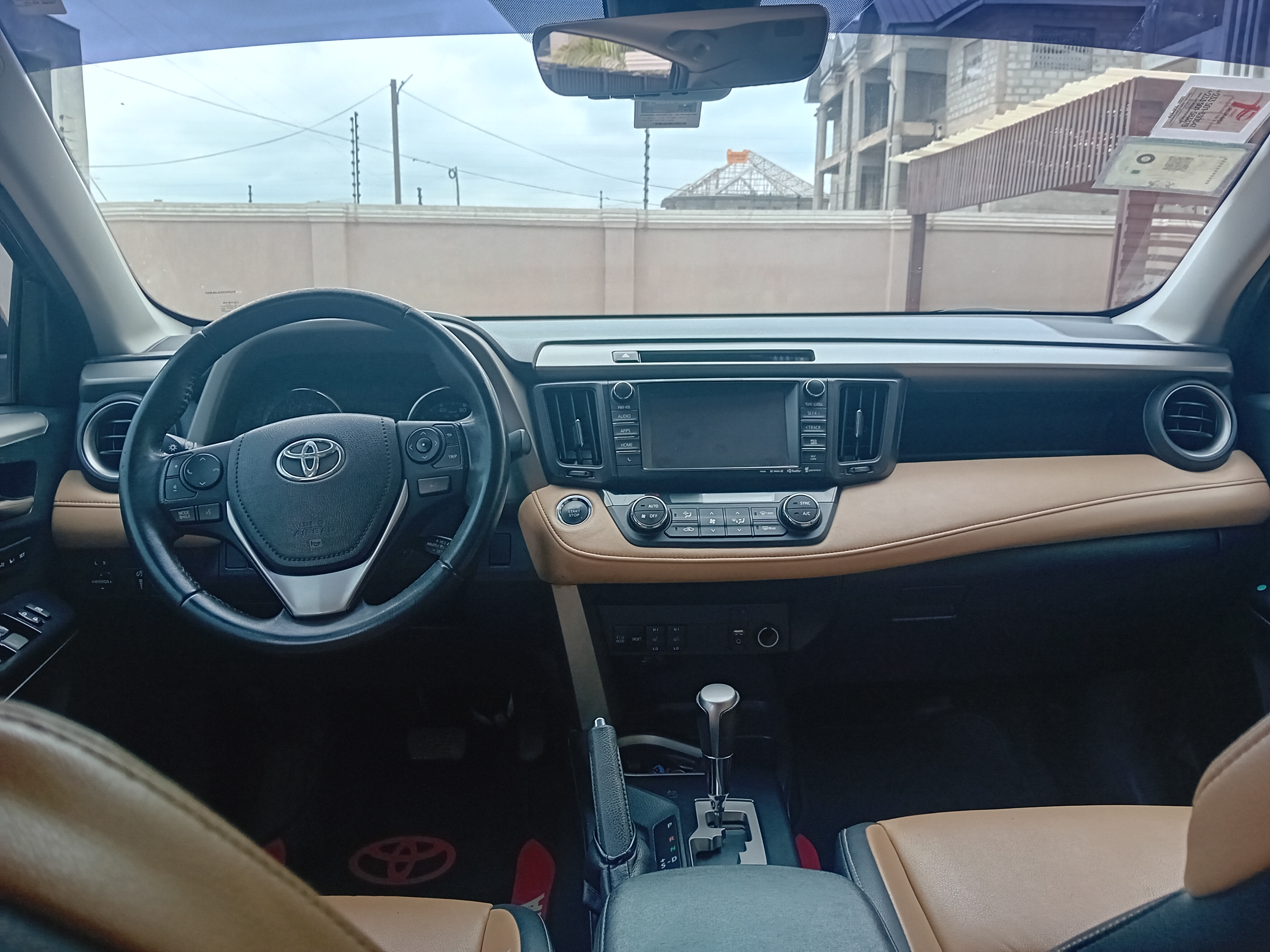 Toyota RAV 4 Limited Edition — view photo 2
