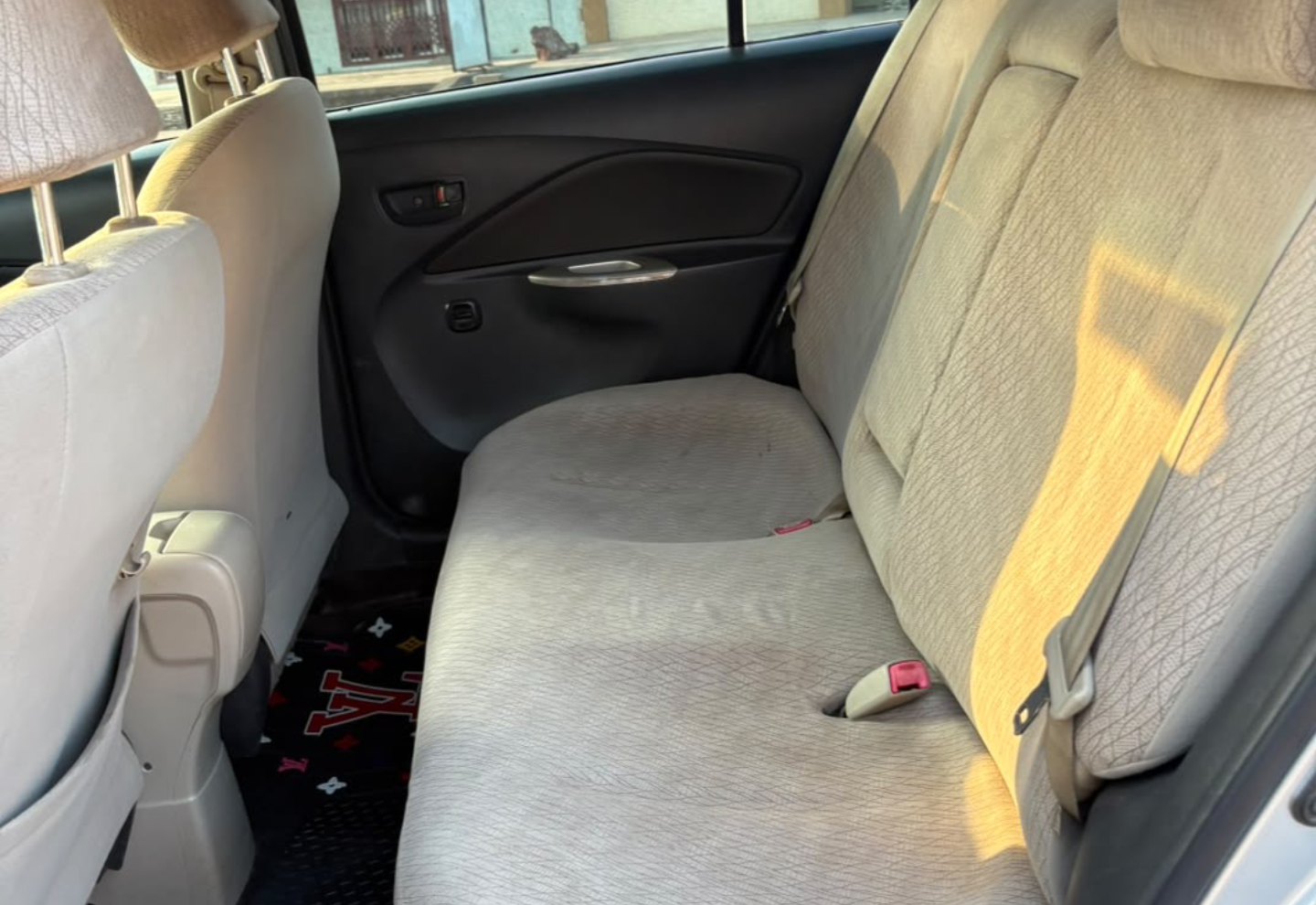 Toyota Belta — view photo 3