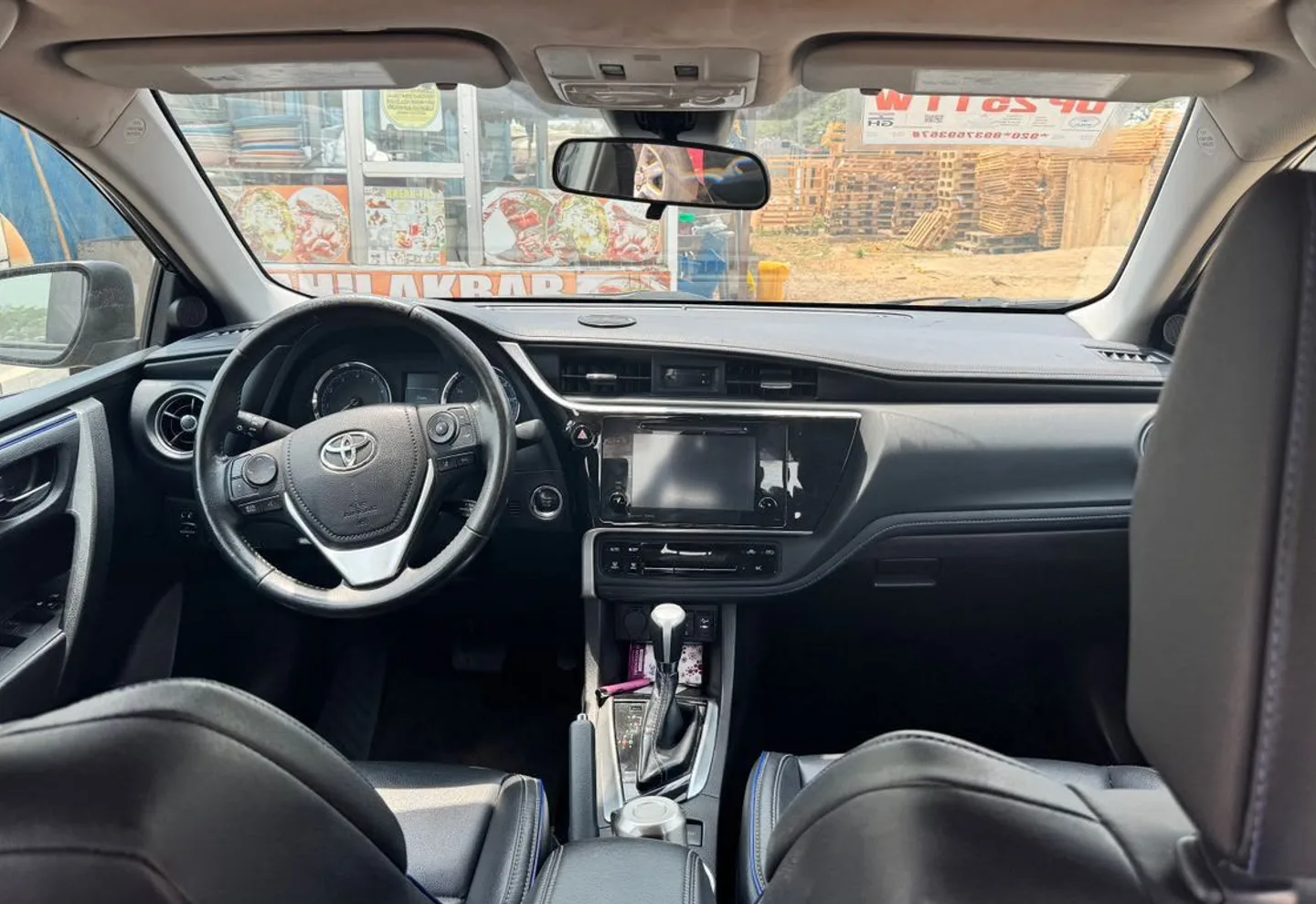 Toyota Corolla 2019 XSE — view photo 2