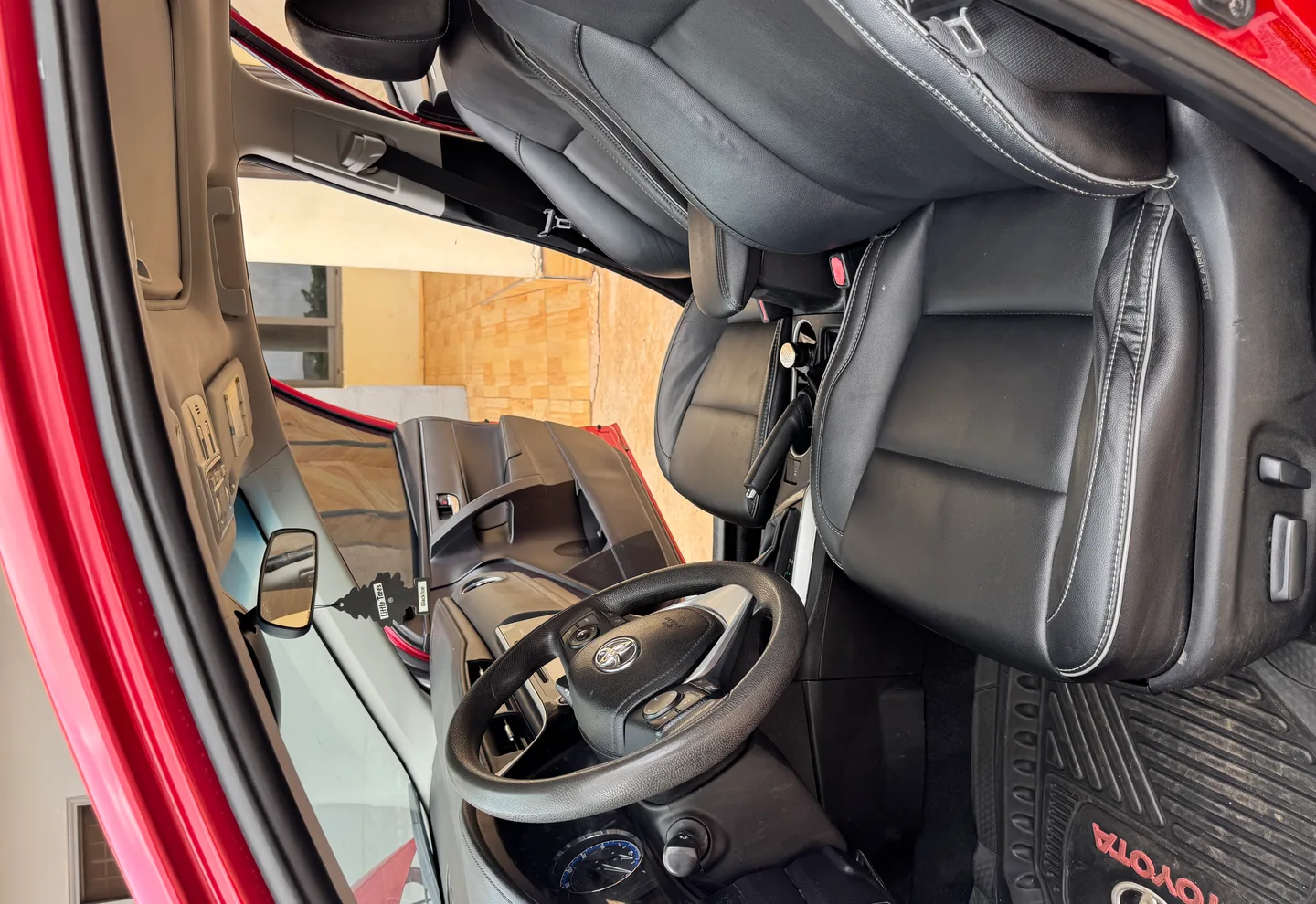 Toyota Corolla — photo 1