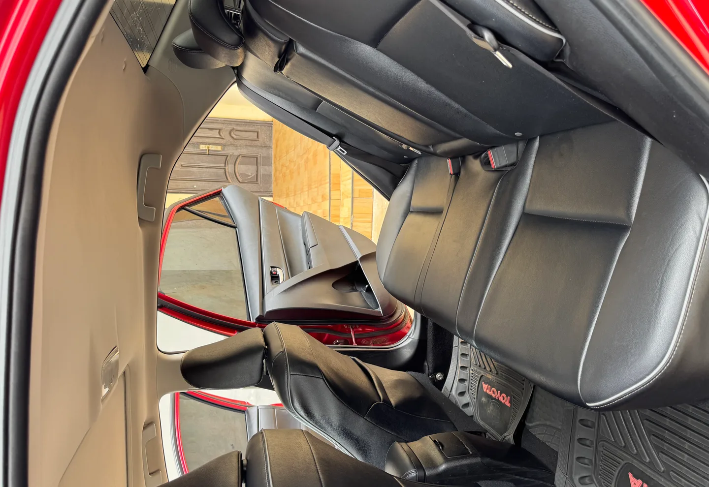 Toyota Corolla — view photo 3